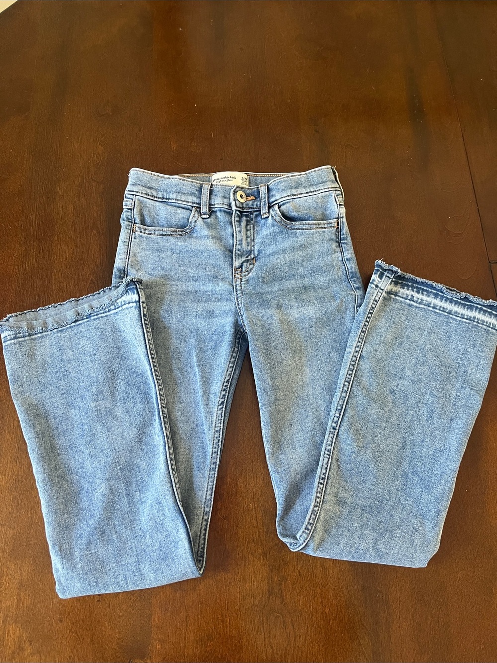 abercrombie kids Light Blue Flared Jeans 9/10 LONG